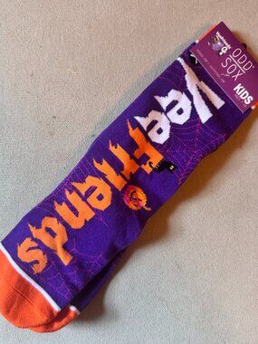 NYCC 2025 VEEFRIENDS Odd Sox - Halloween Socks - KIDS Ages 7-10 - NWT